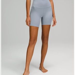 Chambray Lululemon Align 6 inch Shorts, Size 6!!!